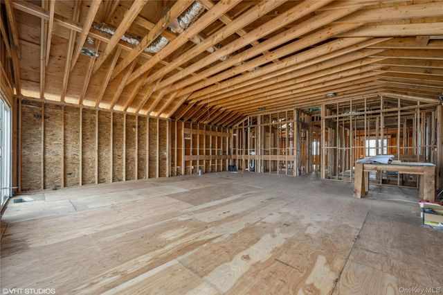 750 Shore Walk, Lindenhurst, NY 11757