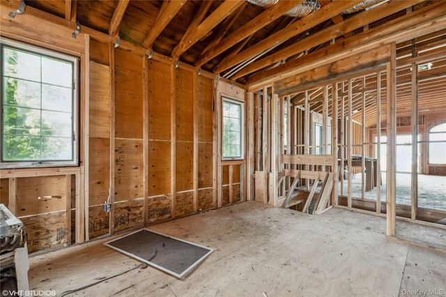 750 Shore Walk, Lindenhurst, NY 11757