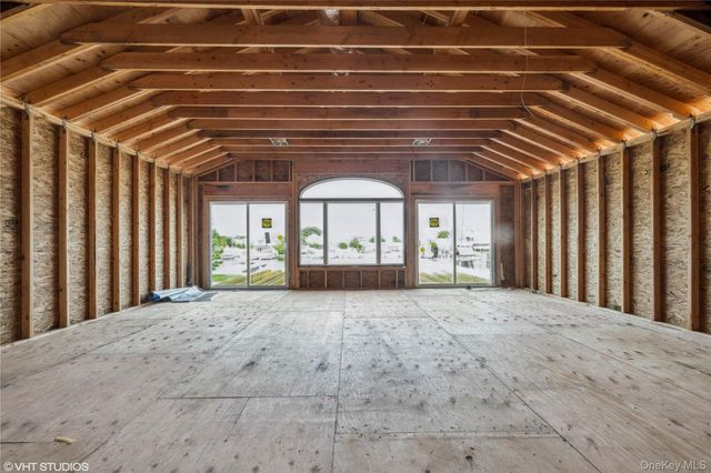 750 Shore Walk, Lindenhurst, NY 11757