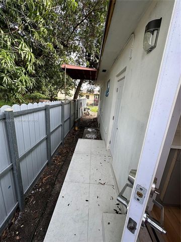 1300 Dunad Ave 0, Opa-locka, FL 33054