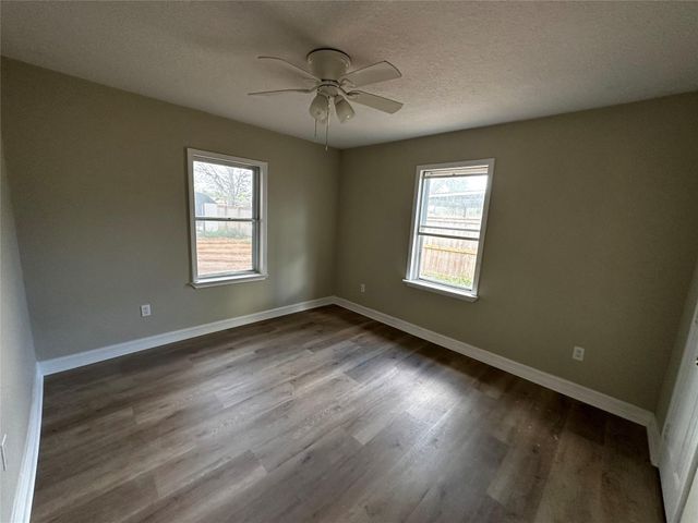 724 N Avenue F, Freeport, TX 77541