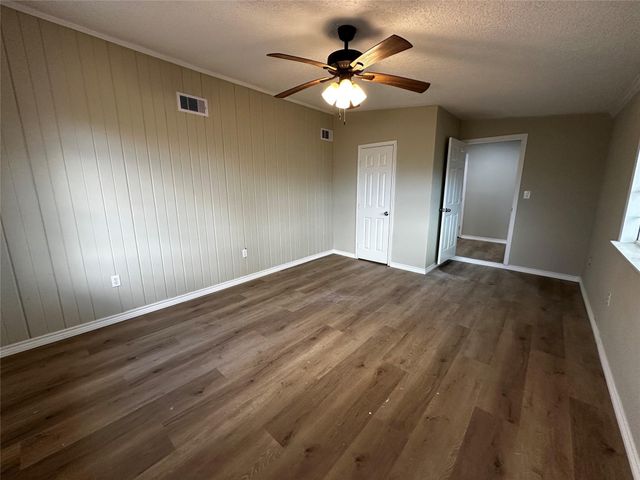 724 N Avenue F, Freeport, TX 77541