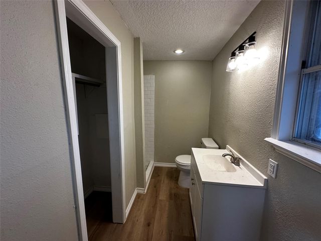 724 N Avenue F, Freeport, TX 77541