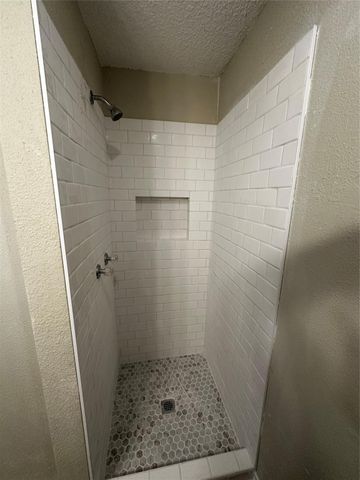 724 N Avenue F, Freeport, TX 77541