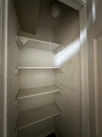 724 N Avenue F, Freeport, TX 77541