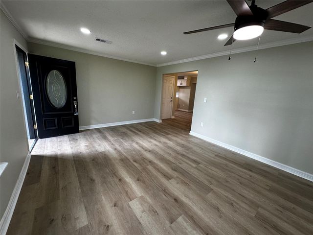 724 N Avenue F, Freeport, TX 77541