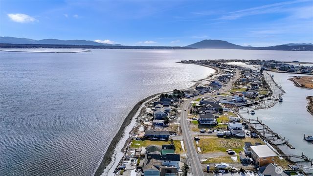 42 Saltspring Drive, Ferndale, WA 98248