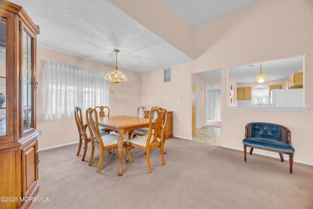 7 Gatley Close, Freehold, NJ 07728