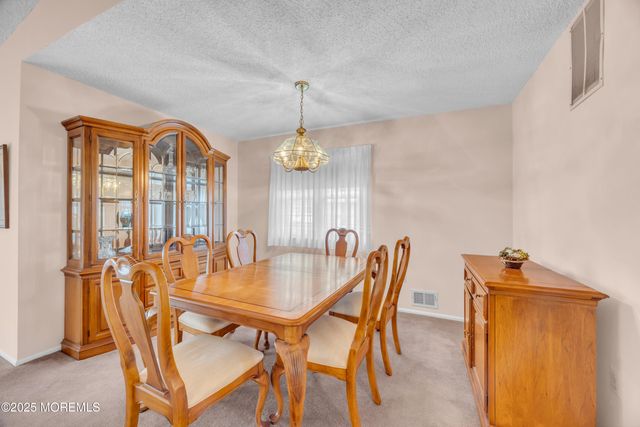 7 Gatley Close, Freehold, NJ 07728