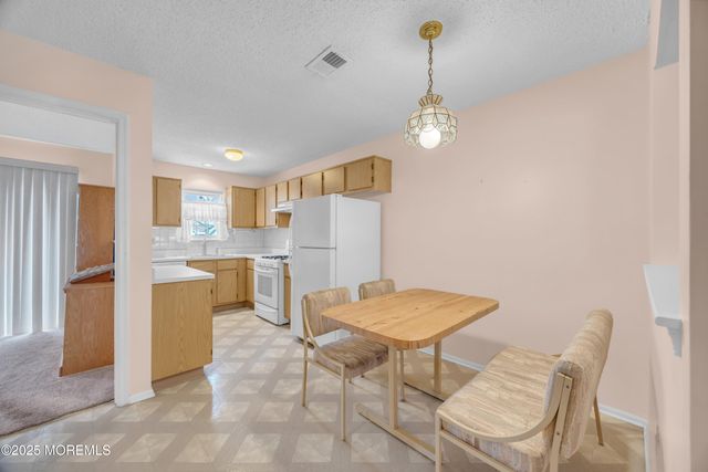 7 Gatley Close, Freehold, NJ 07728