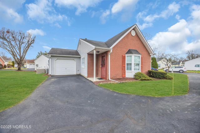 7 Gatley Close, Freehold, NJ 07728