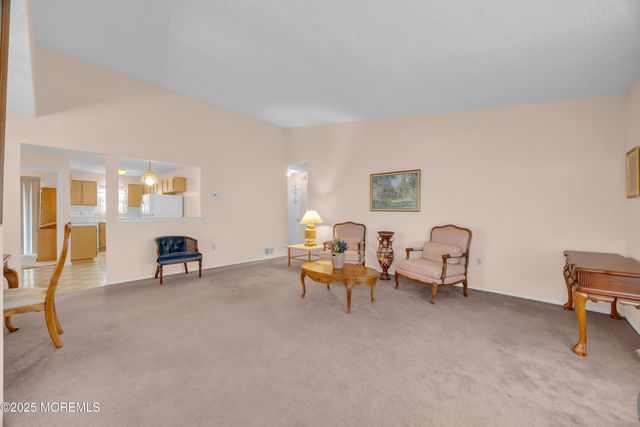 7 Gatley Close, Freehold, NJ 07728