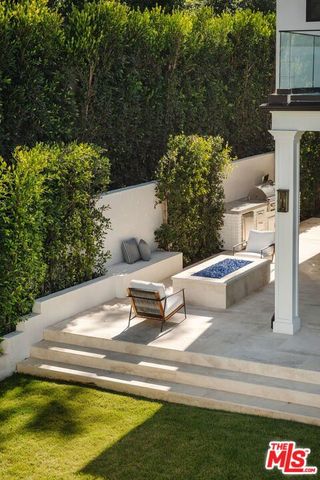 13164 Boca De Canon Lane, Los Angeles, CA 90049