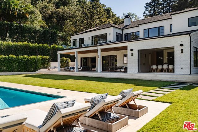 13164 Boca De Canon Lane, Los Angeles, CA 90049