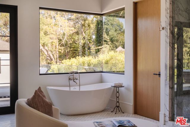 13164 Boca De Canon Lane, Los Angeles, CA 90049