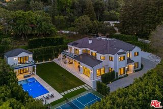 13164 Boca De Canon Lane, Los Angeles, CA 90049