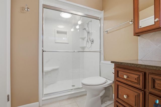 3030 W Donahue Dr Drive, Sioux Falls, SD 57105