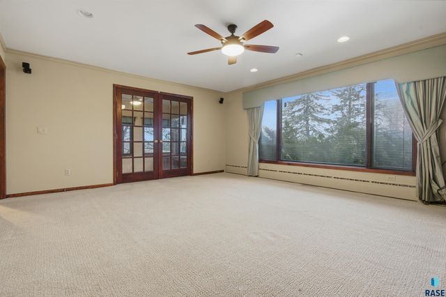 3030 W Donahue Dr Drive, Sioux Falls, SD 57105