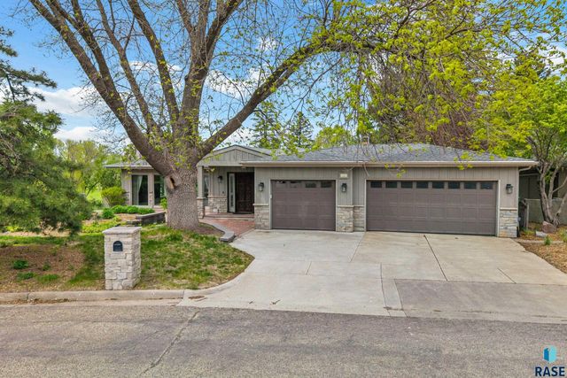 3030 W Donahue Dr Drive, Sioux Falls, SD 57105