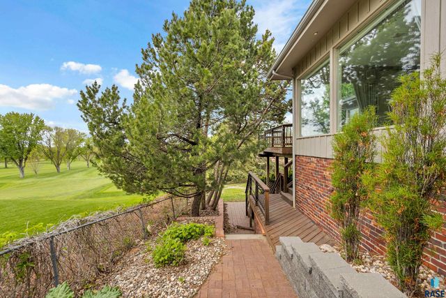 3030 W Donahue Dr Drive, Sioux Falls, SD 57105
