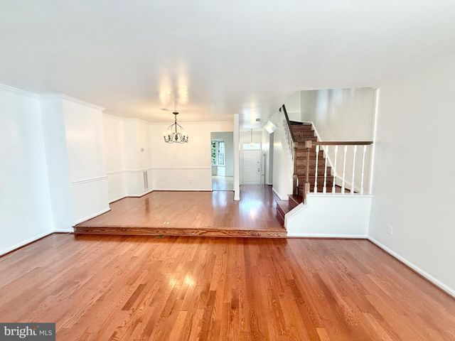 8594 ENOCHS DR, Lorton, VA 22079