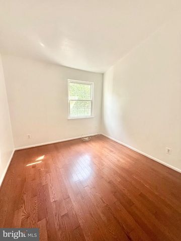 8594 ENOCHS DR, Lorton, VA 22079