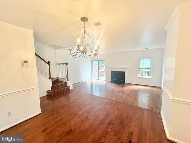 8594 ENOCHS DR, Lorton, VA 22079