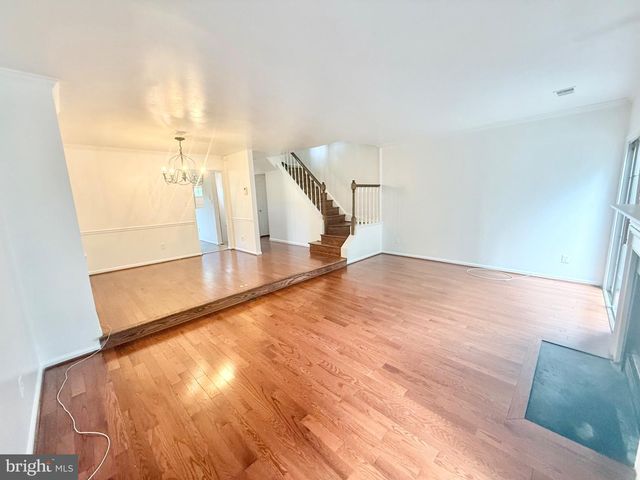 8594 ENOCHS DR, Lorton, VA 22079