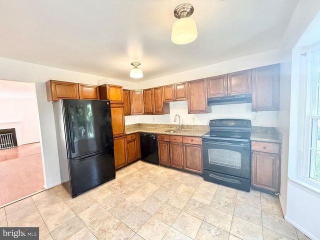 8594 ENOCHS DR, Lorton, VA 22079