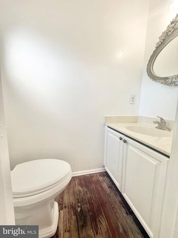 8594 ENOCHS DR, Lorton, VA 22079