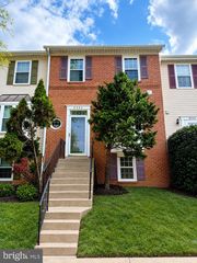 8594 ENOCHS DR, Lorton, VA 22079