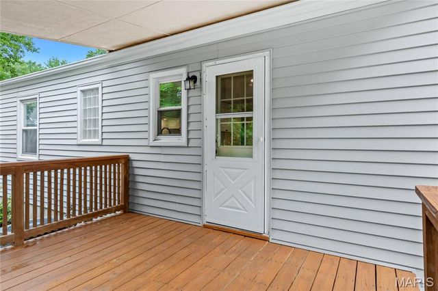 9844 Mecca Lane, St Ann, MO 63074
