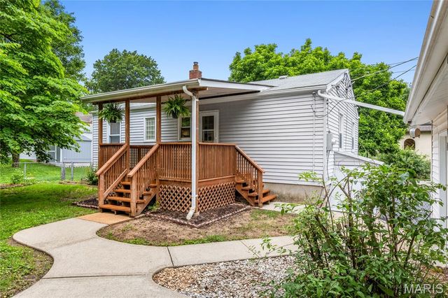 9844 Mecca Lane, St Ann, MO 63074
