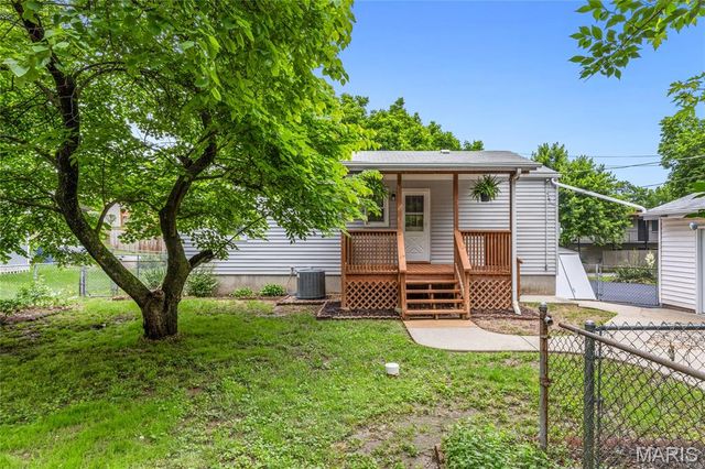 9844 Mecca Lane, St Ann, MO 63074