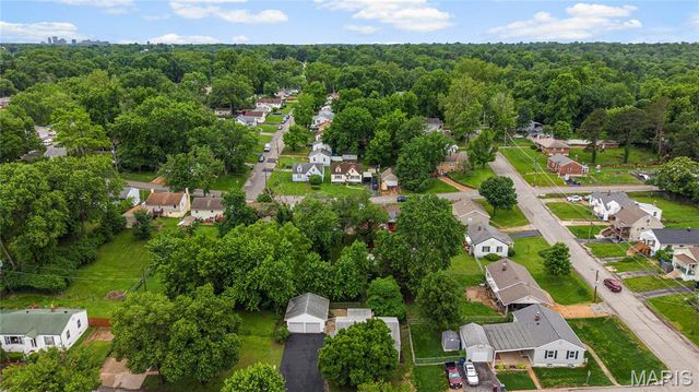 9844 Mecca Lane, St Ann, MO 63074