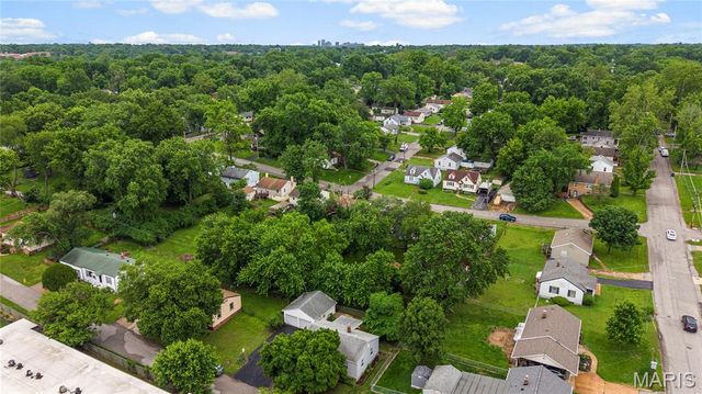 9844 Mecca Lane, St Ann, MO 63074