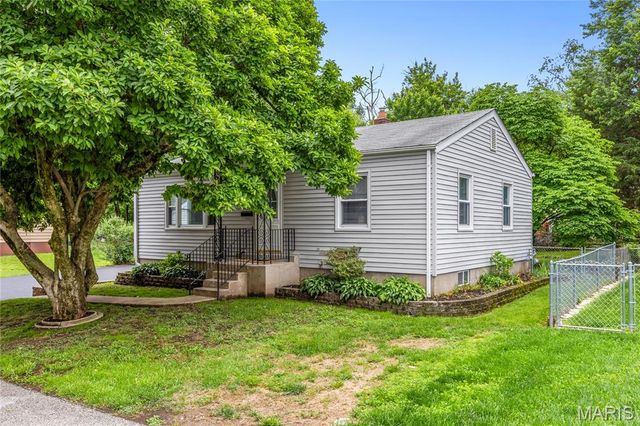 9844 Mecca Lane, St Ann, MO 63074