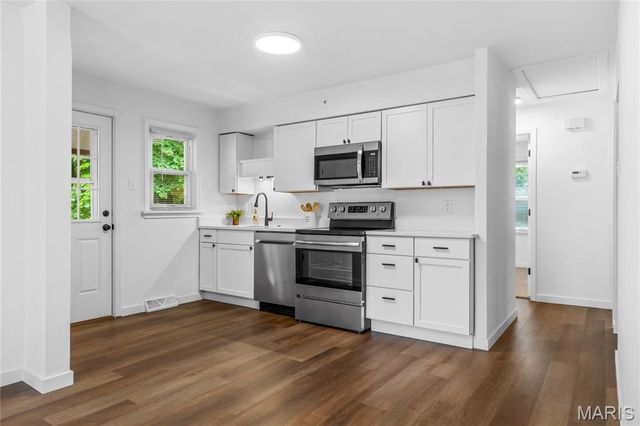 9844 Mecca Lane, St Ann, MO 63074