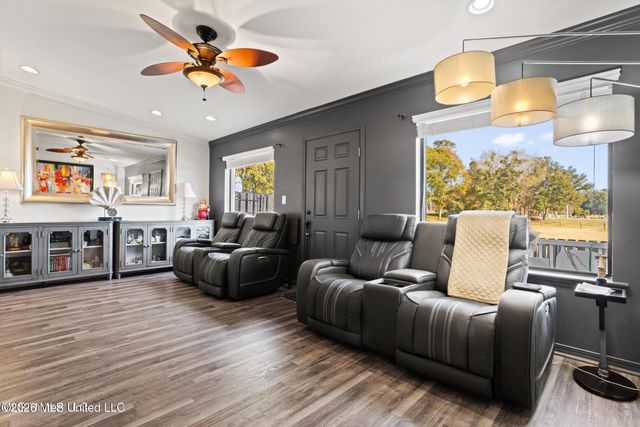 527 Front Beach Drive, 40, Ocean Springs, MS 39564