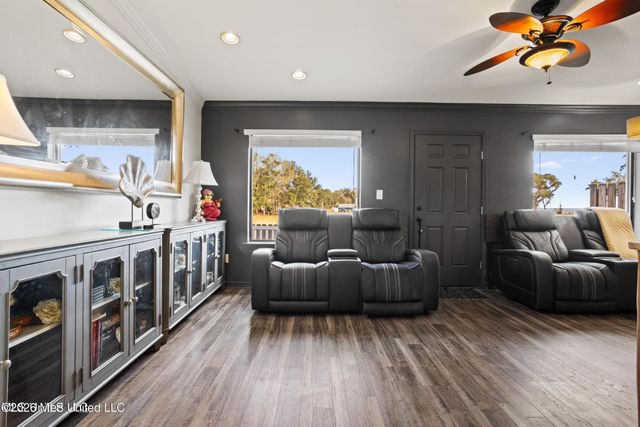 527 Front Beach Drive, 40, Ocean Springs, MS 39564