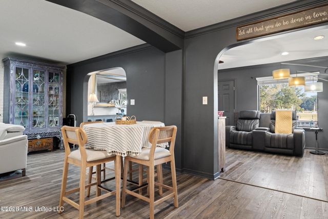 527 Front Beach Drive, 40, Ocean Springs, MS 39564