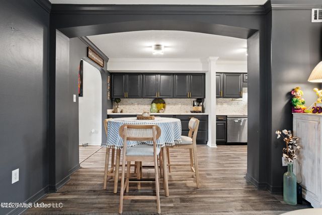 527 Front Beach Drive, 40, Ocean Springs, MS 39564