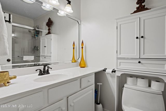 527 Front Beach Drive, 40, Ocean Springs, MS 39564