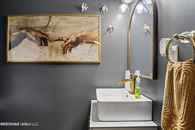 527 Front Beach Drive, 40, Ocean Springs, MS 39564