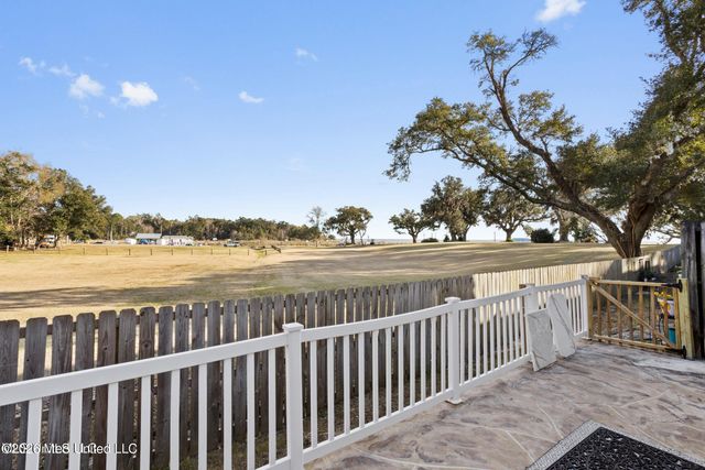 527 Front Beach Drive, 40, Ocean Springs, MS 39564