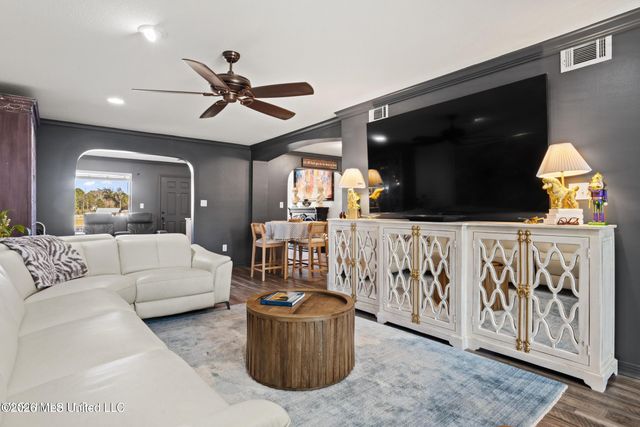 527 Front Beach Drive, 40, Ocean Springs, MS 39564