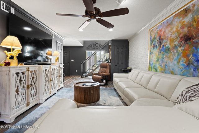 527 Front Beach Drive, 40, Ocean Springs, MS 39564