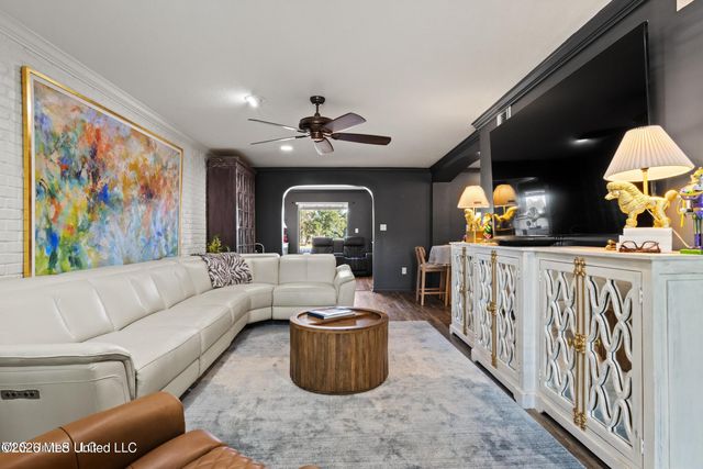 527 Front Beach Drive, 40, Ocean Springs, MS 39564