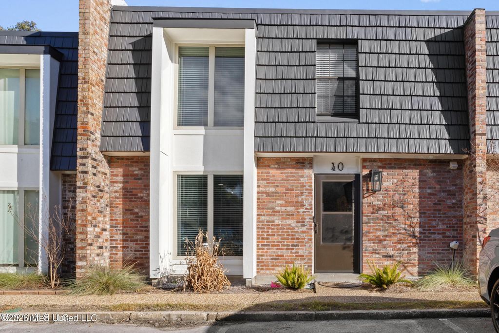 527 Front Beach Drive, 40, Ocean Springs, MS 39564