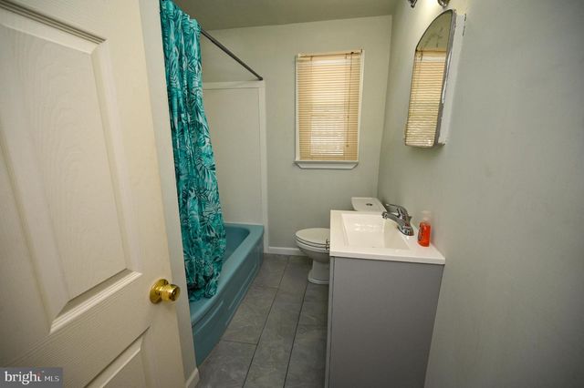 130 PARKER AVE, Oaklyn, NJ 08107